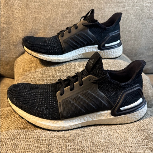 Adidas UltraBOOST 19 Black and White Sneakers Size 9.5 - Picture 2 of 8
